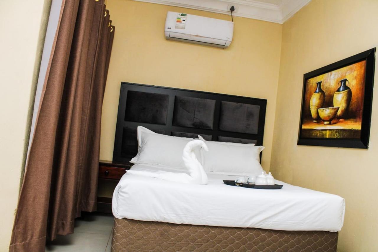 Tshukudu E Ntsho Bed & Breakfast Mogwase Exterior photo